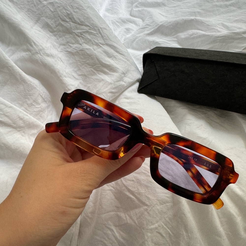 AKILA EOS sunglasses havana/violet new in box